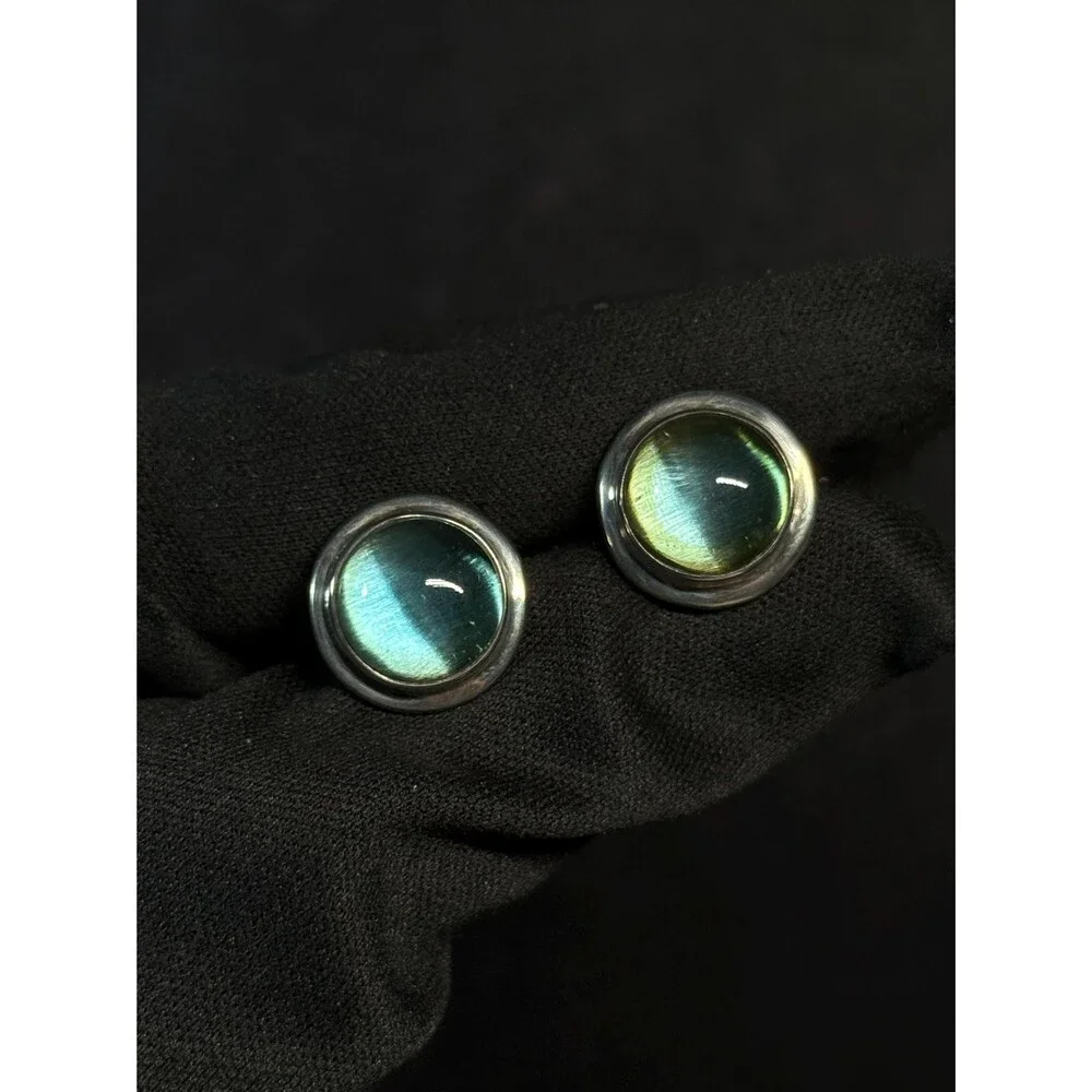 Unbranded sterling silver